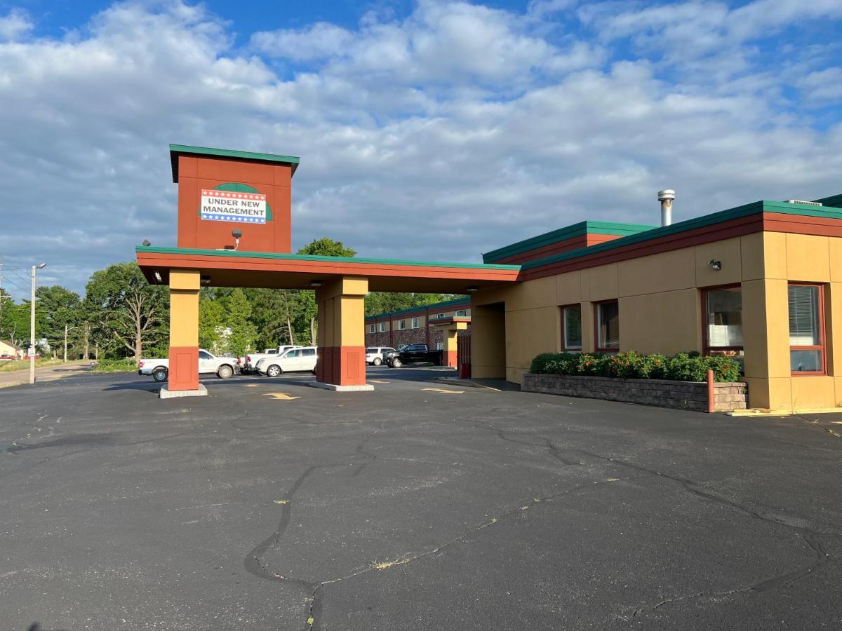 Posh Inn & Suites Wisconsin Rapids Exterior foto