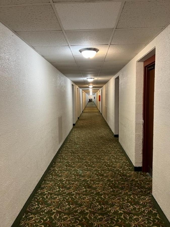 Posh Inn & Suites Wisconsin Rapids Exterior foto