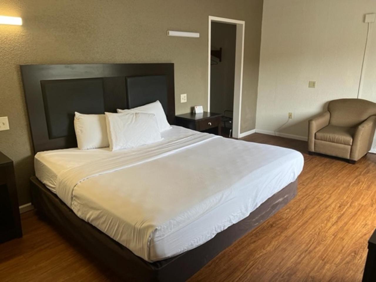 Posh Inn & Suites Wisconsin Rapids Zimmer foto